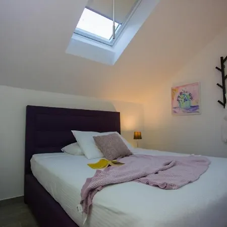 Appartement Luka's - ''no.9'' Gallery One-bedroom With Balcony...