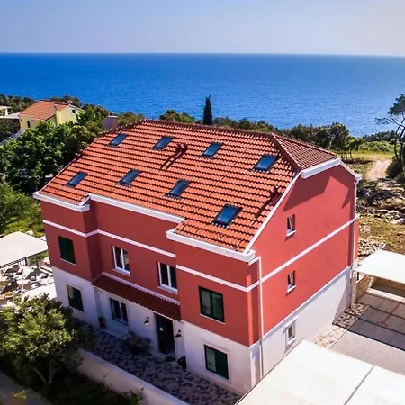 Appartement Luka's - ''no.9'' Gallery One-bedroom With Balcony... *